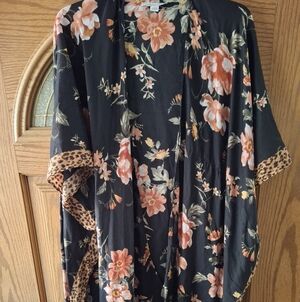 American Eagle Outfitters Floral Kimono - Black Leopard Print